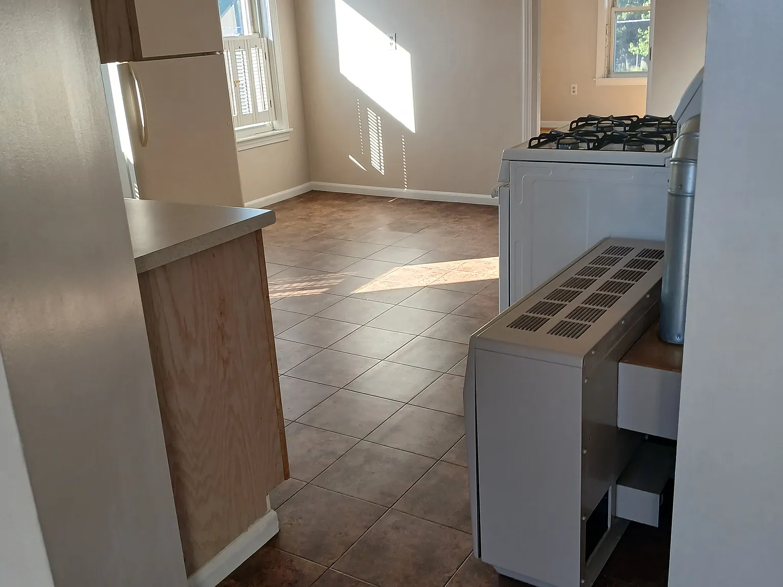 2 bed, 1000 sqft, $1,950 — Photo 1