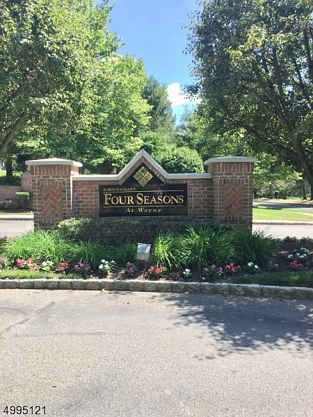 1st image of 1305 FOUR SEASONS DR
