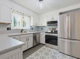 12 Marywood St #B, Uxbridge, MA 01569