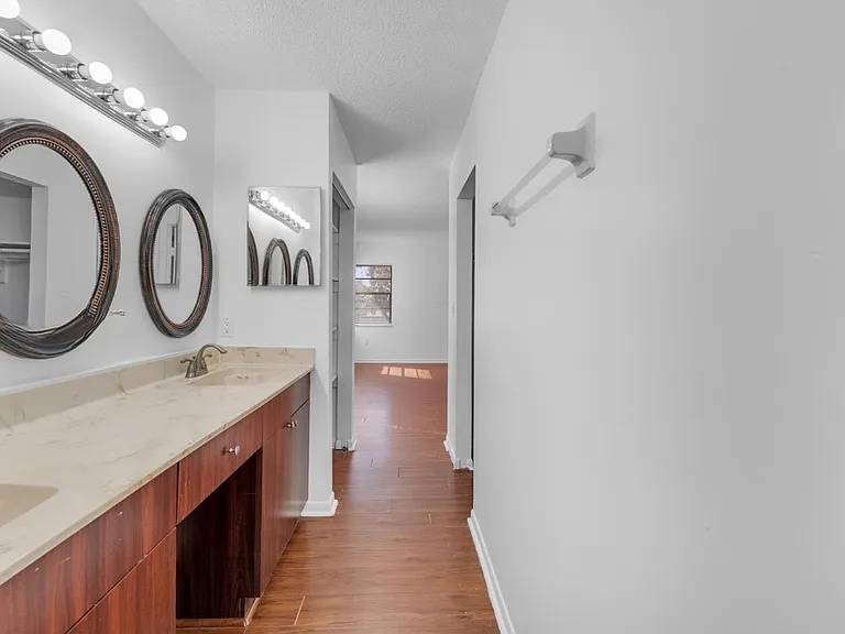 6118 SW 127th Pl — Photo 5