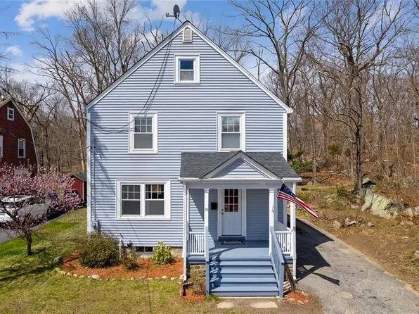 38 Woodland Ct, Lincoln, RI 02865