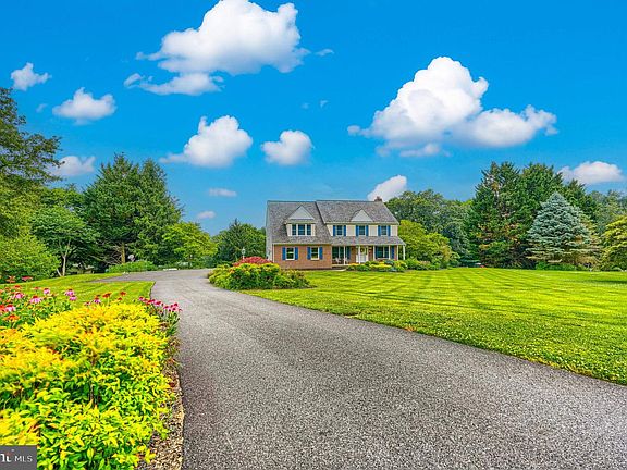 2nd image of 2224 Warfield Dr