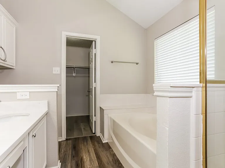 1512 Fern Dr — Photo 12