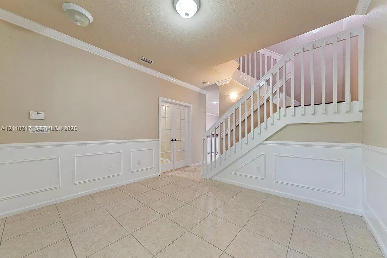 3 bed, 2.5 bath, 1738 sqft, $3,600 — Photo 4