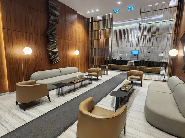 8 Eglinton Ave E, Toronto, ON