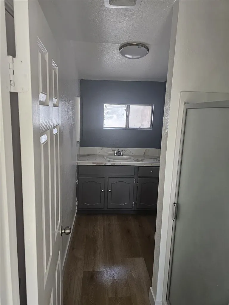 1 bed, 400 sqft, $1,795 — Photo 2