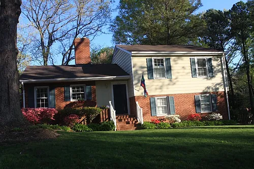 1716 Broadmoor Dr Photo 1