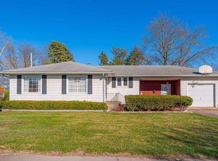 628 Grand Ave, Lincoln, IL 62656