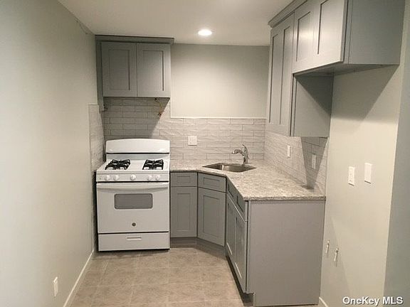 4th image of 9208 242nd St #1