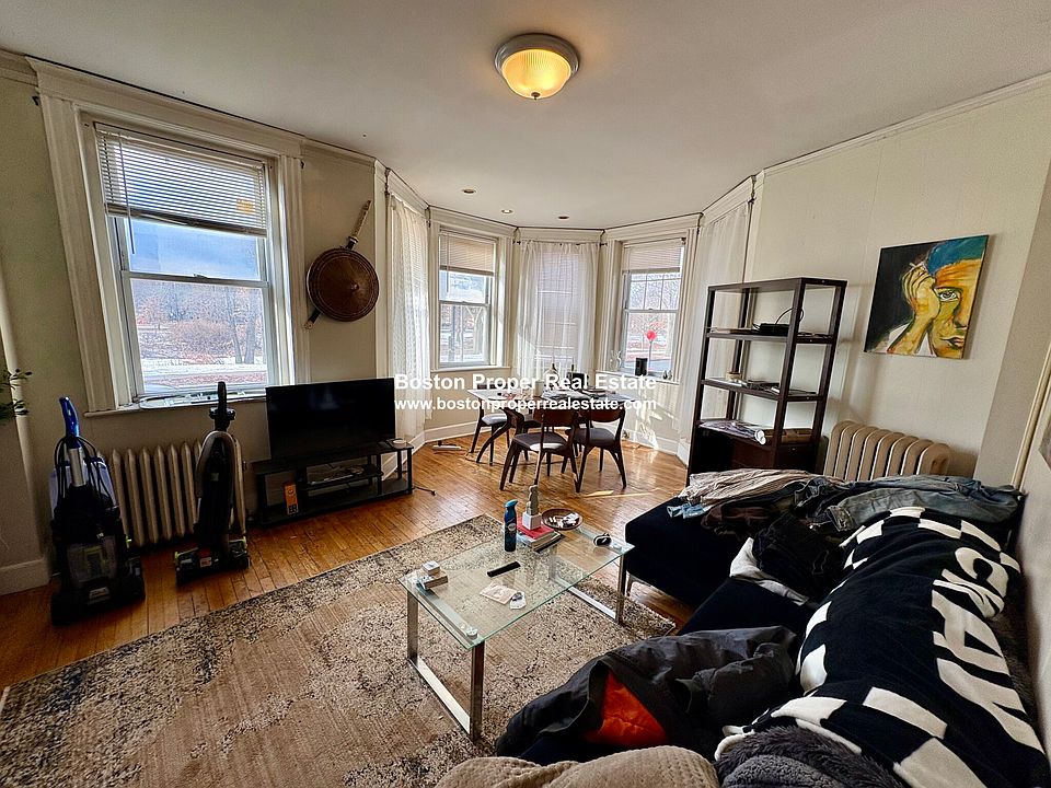 1st image of 211 Park Dr APT 21
