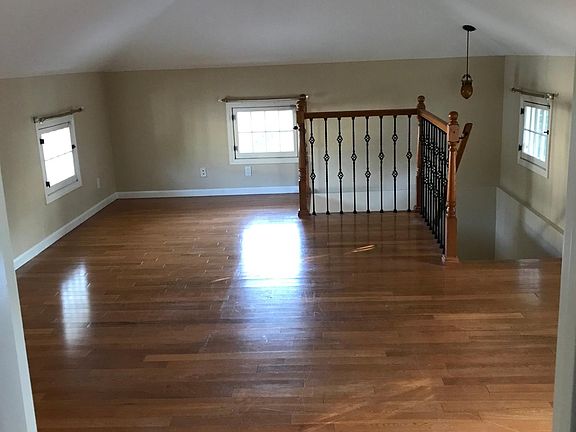 5th image of 464 N Marengo Ave