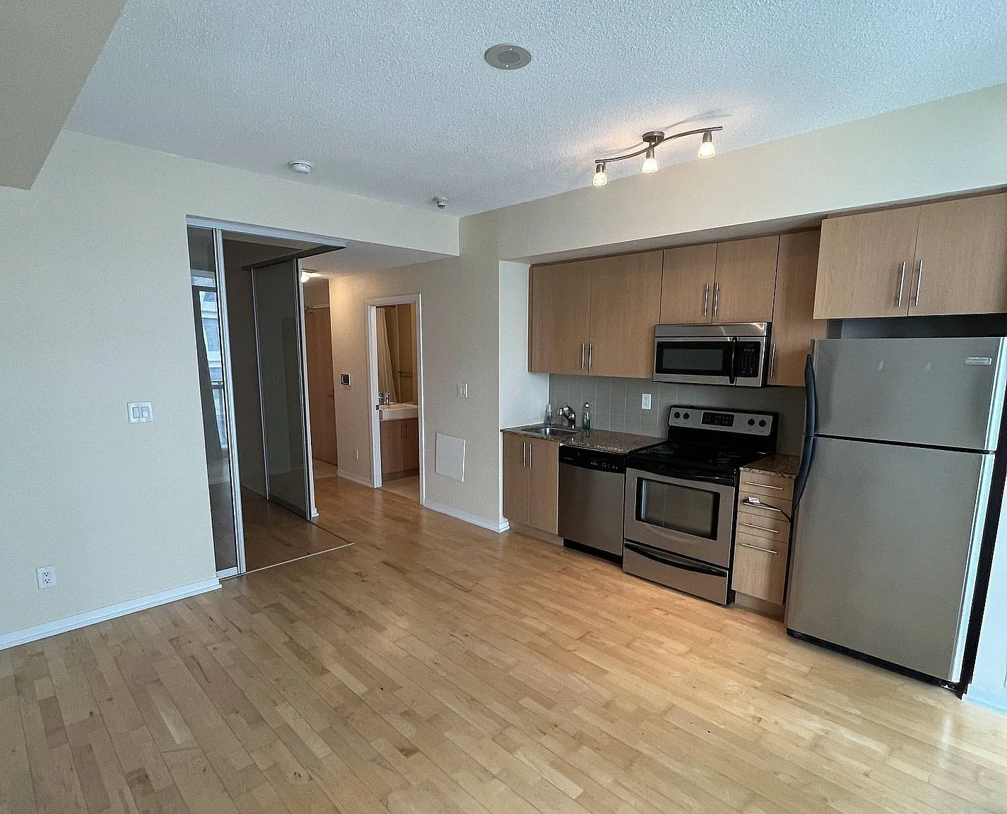 1 bed, $2,200 — Photo 4