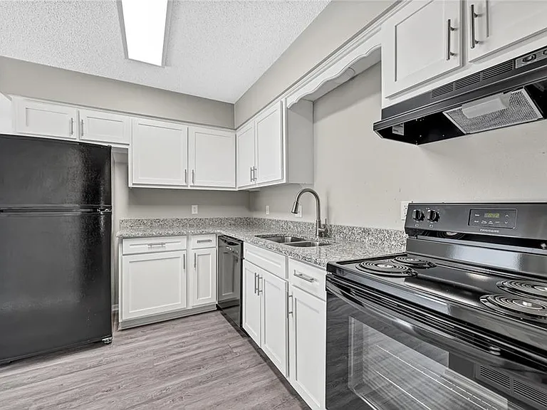 2748 N Arroyo Ave — Photo 7