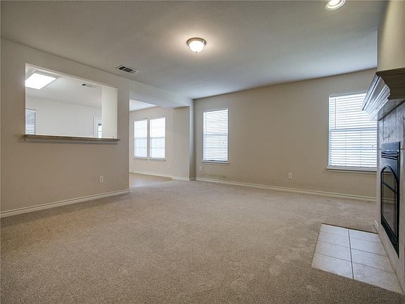 4th image of 1307 Newton Dr