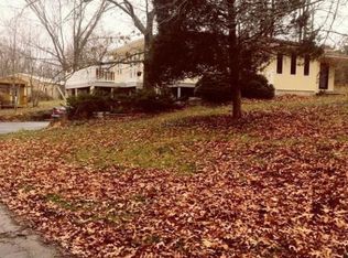 4017 Saraville Rd, Creal Springs, IL 62922