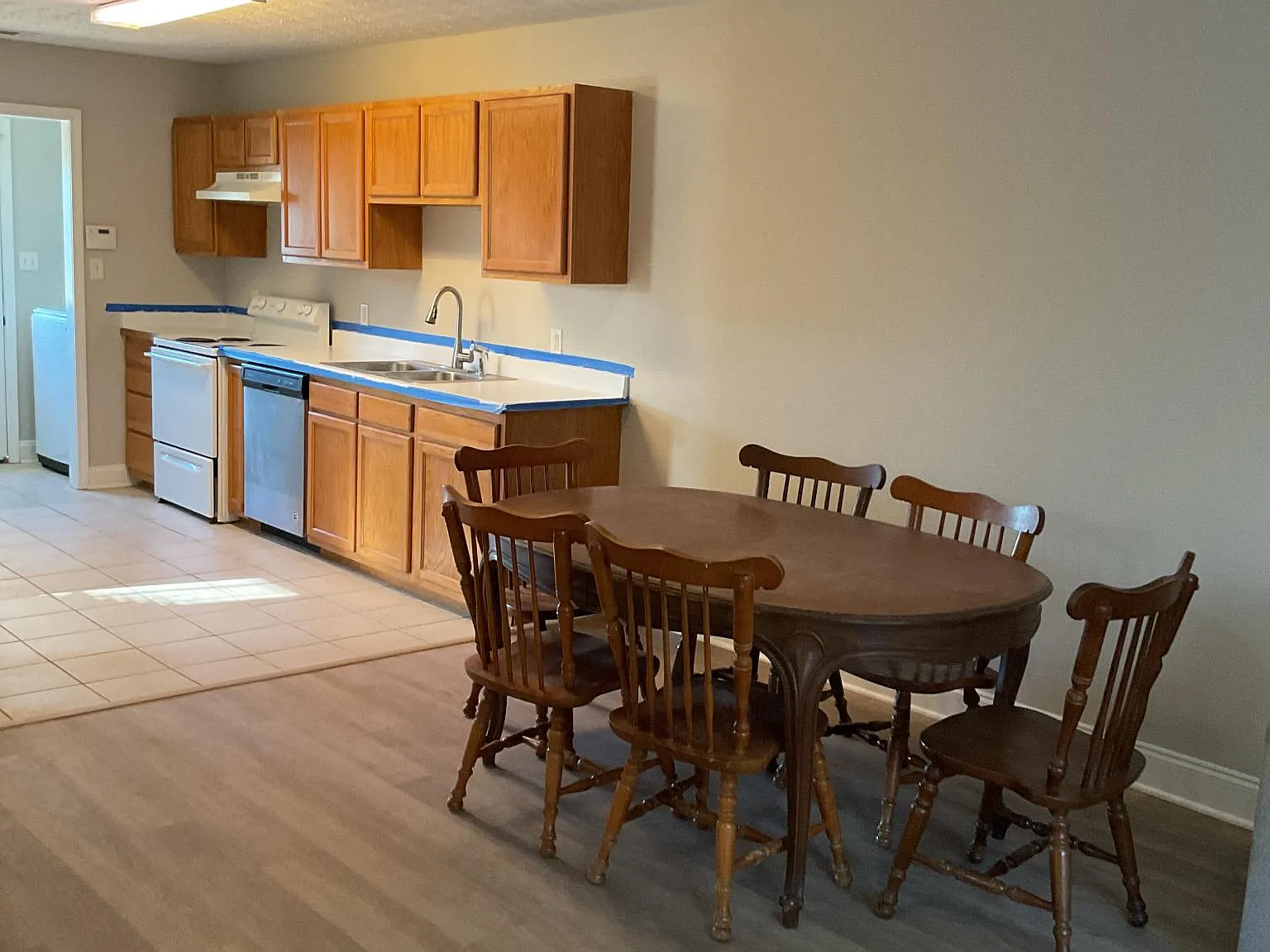 4 bed, 1524 sqft, $749 — Photo 4