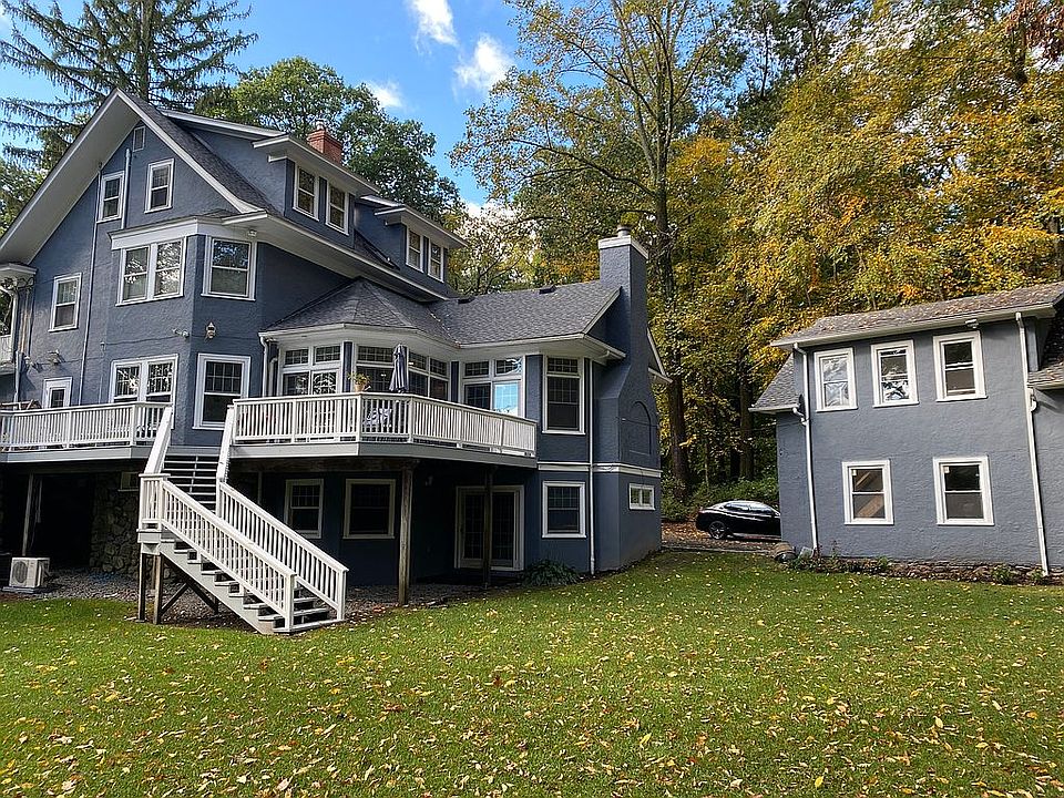 2nd image of 201 Laurel Hill Rd