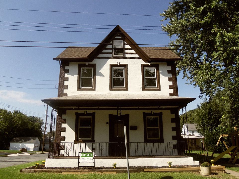 Front View Home & Porch