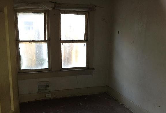 5th image of 921 E Ida St