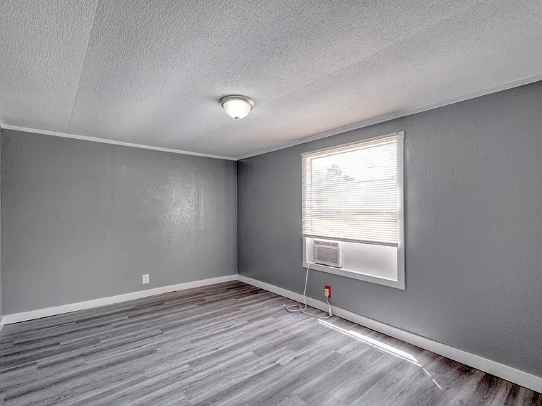 1129 Merners Trl — Photo 16