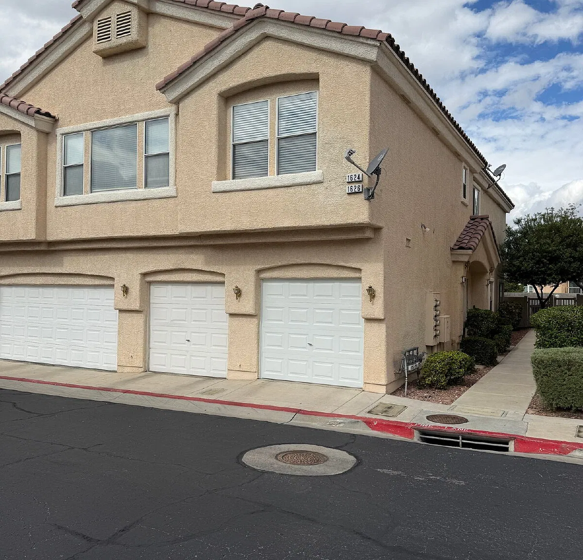 2 bed, 2.0 bath, 1079 sqft, $1,473 — Photo 1