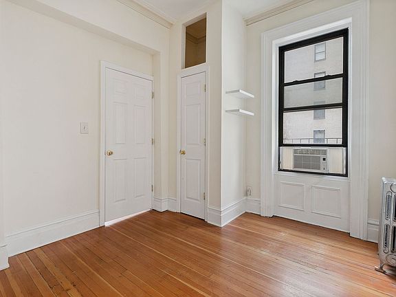 2nd image of 1310 2nd Ave #4W