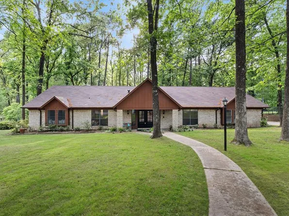 23 Holly Ridge Dr, Texarkana, TX 75503