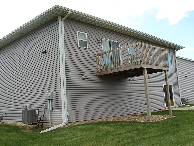 1029 Manitou Trl — Photo 15