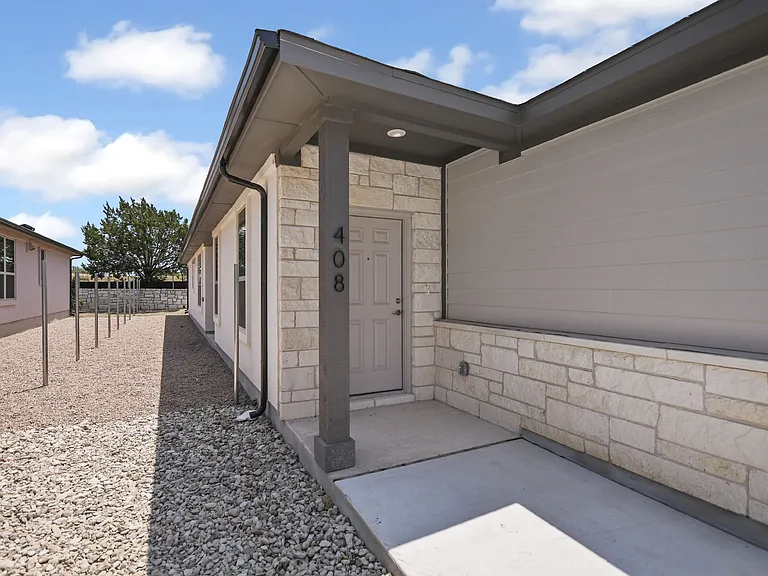 408 Parkline Dr — Photo 4