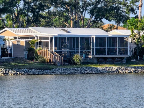 6633 53rd Ave E, Bradenton, FL 34203