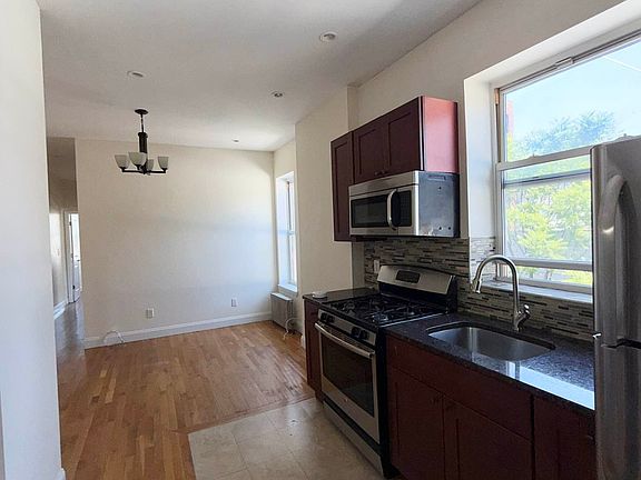 4th image of 305 Clarkson Ave APT 8