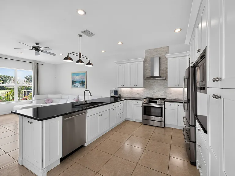 143 Isle Verde Way — Photo 4