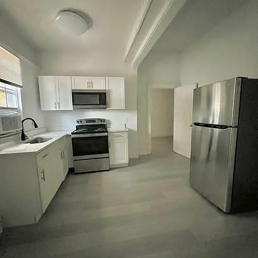 205 S Grove St #4 — Photo 1