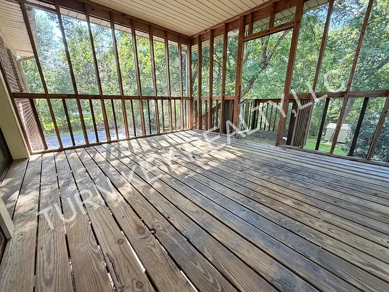 320 Park Rd — Photo 21