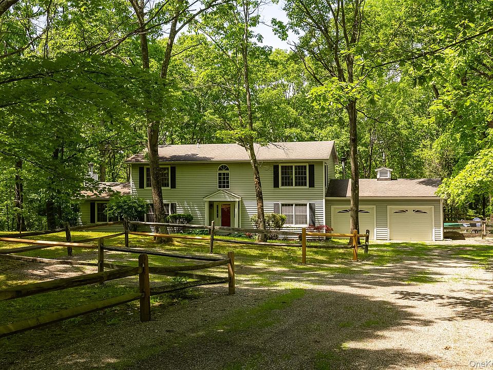 1st image of 33 Willow Brook Ridge