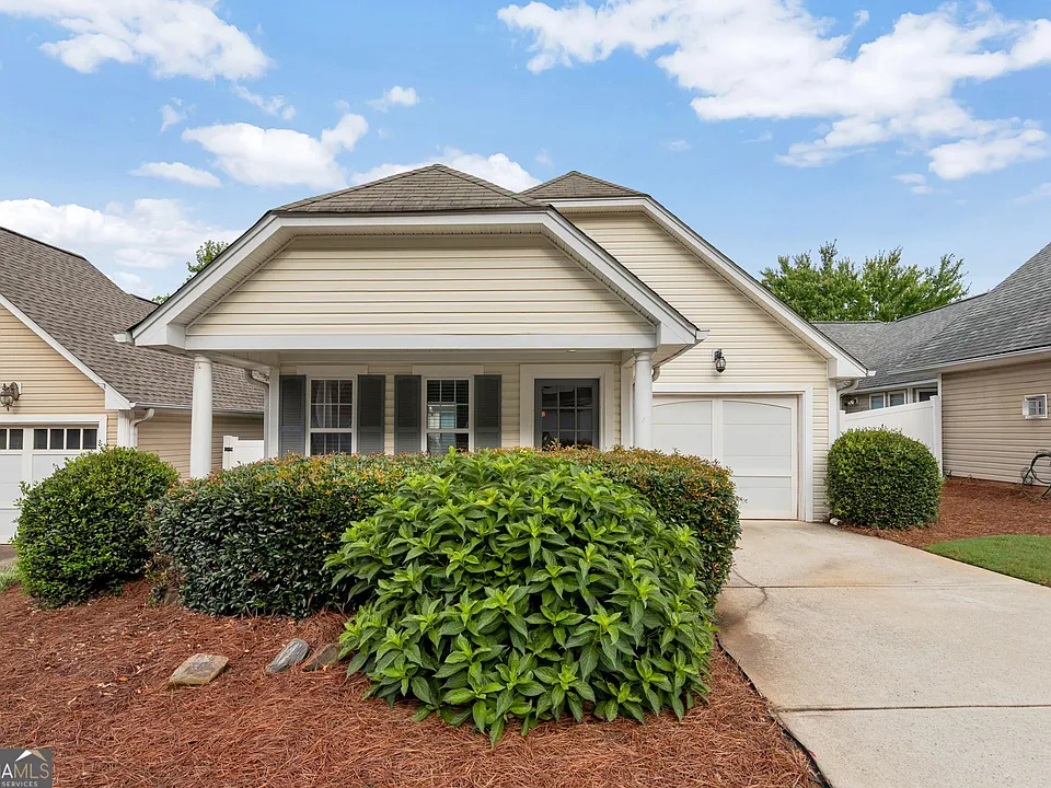 196 Highland Falls Dr