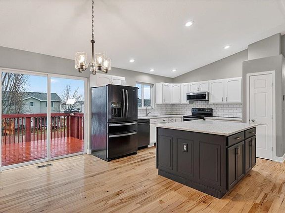 2nd image of 728 E Joshua Dr
