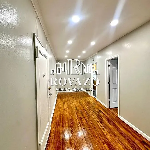 128-129 Chancellor Ave #B05 — Photo 3