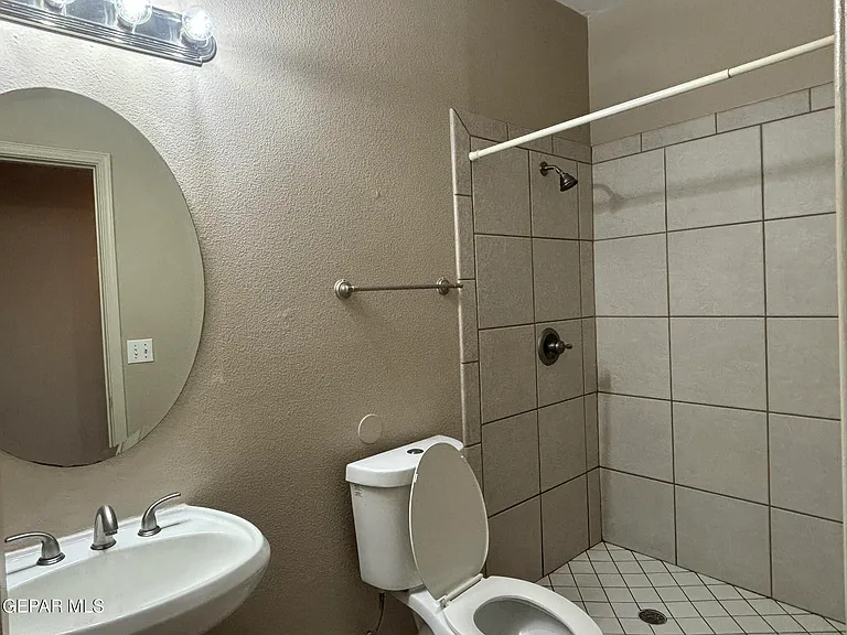 1573 Kenazo Ave — Photo 15