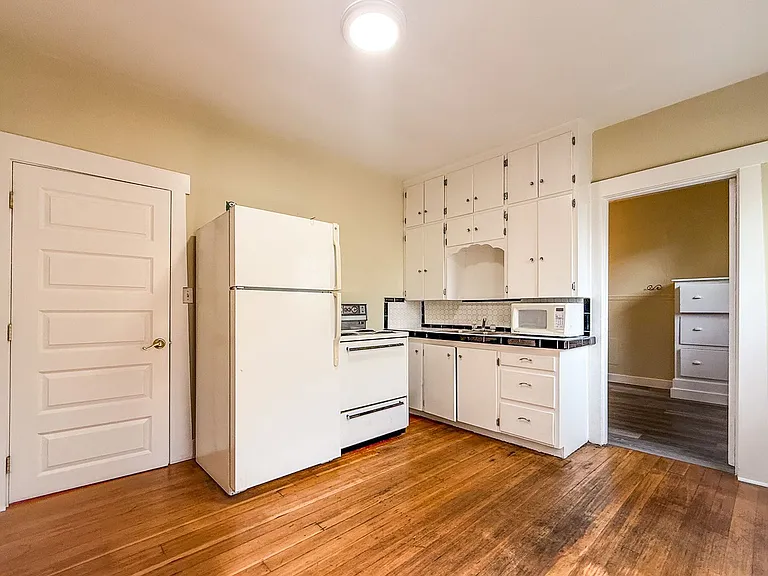 Sumach Street Five-Plex — Photo 10