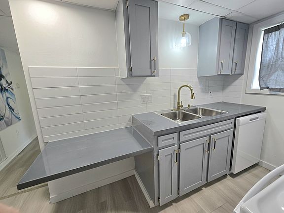 3rd image of 526 Zahn Dr APT 1