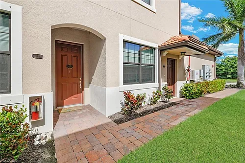 26205 Palace Ln Photo 1
