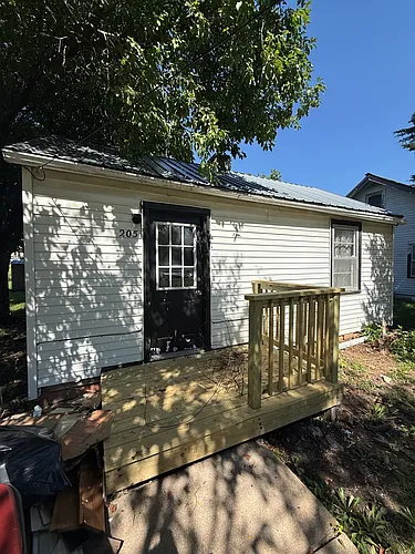 205 Graham St Photo 1