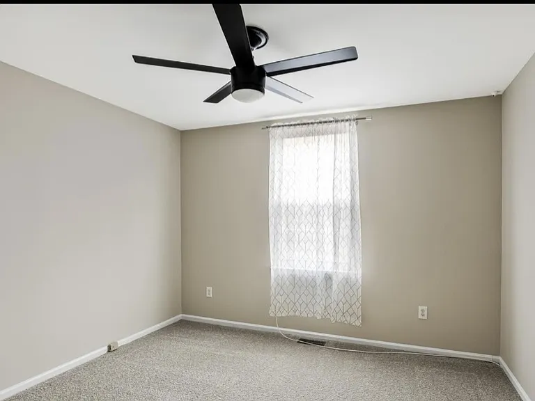771 Chanticleer — Photo 15