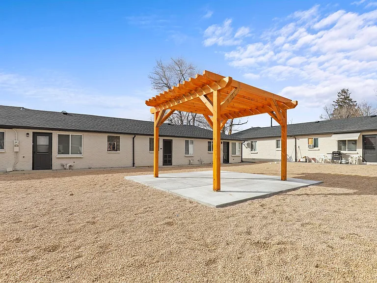 1, 2, and 3 Bed Townhome Style Homes Close to Sloan's Lake, Panorama Park!! — Photo 16