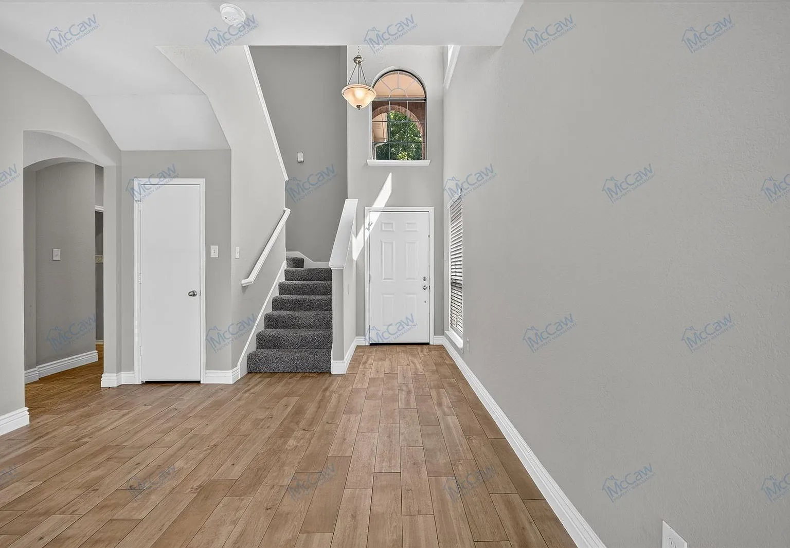 3 bed, 2.5 bath, 1774 sqft, $2,000 — Photo 4
