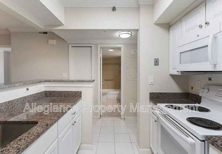 5505 Seminary Rd #110N — Photo 4