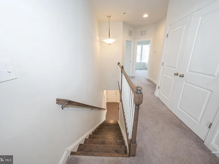 220 Charles Ellis Dr — Photo 17