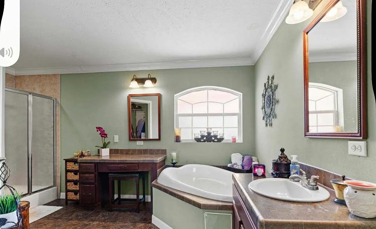 3 bed, 3.5 bath, 3800 sqft, $2,750 — Photo 4