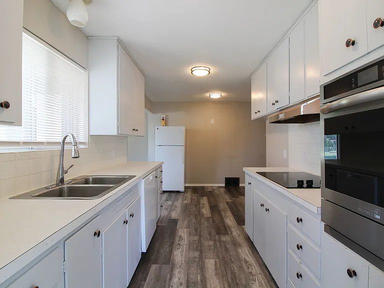 1500 Woodbury St — Photo 8